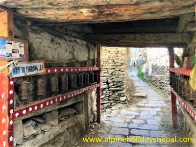 Trail in Manang  Leads to Thorung La Pass