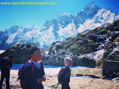 Kids going to Khumjung School