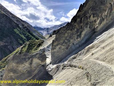 Trail to Tilicho Lake